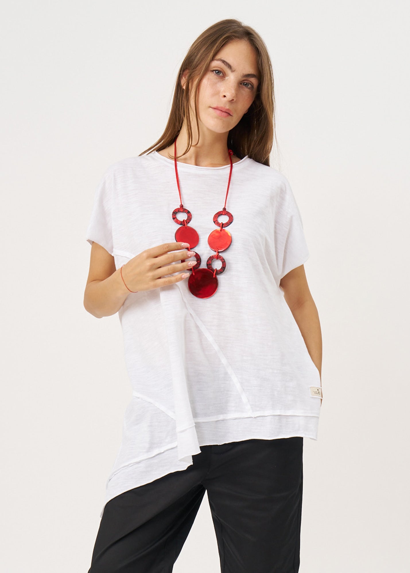 Short sleeve shirt with long side extension, white