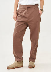 מכנסיים ארוכים עם חגורה אלכסונית חום