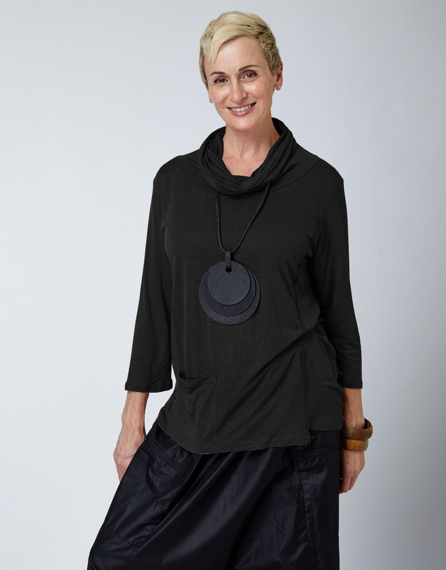 mia_inspration4922black_1.jpg