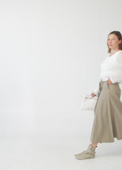 חצאית מעטפה אסימטרית עם חגורה שחור