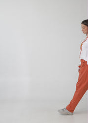 מכנסיים שקי טריקו עם כיס קנגרו חום