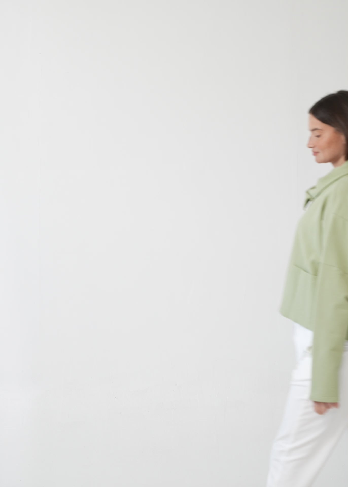 סווטשירט אסימטרי עם רוכסן אפור בהיר