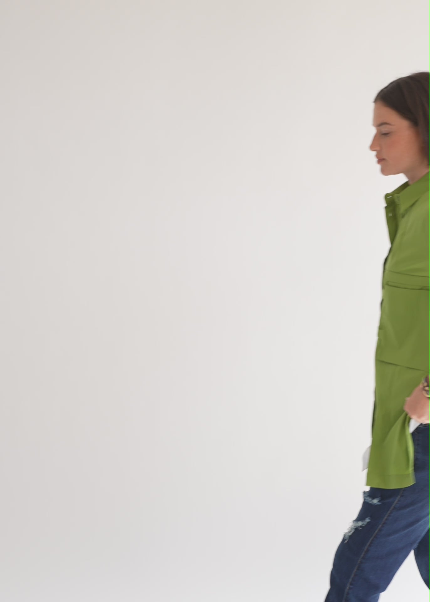 מכופתרת כיסים מרובעים וסרטים ירוק