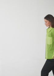 חולצה מכופתרת שילוב שני צבעים חום