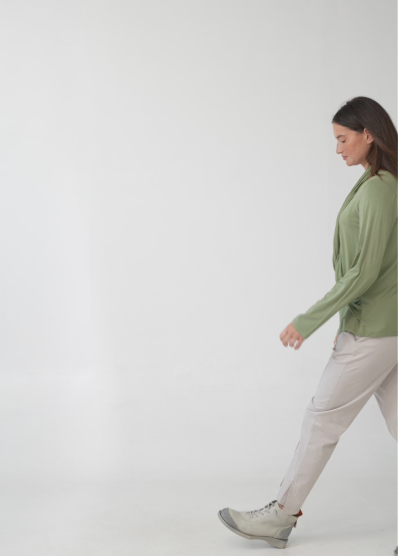 חולצה שרוול ארוך עם צעיף אפור כהה