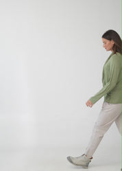 חולצה שרוול ארוך עם צעיף אפור כהה