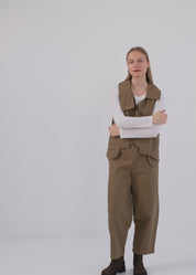 Pants with knee seam and purple elastic