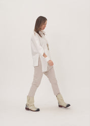 חולצה גברית אסימטרית שרוול פתוח לבן