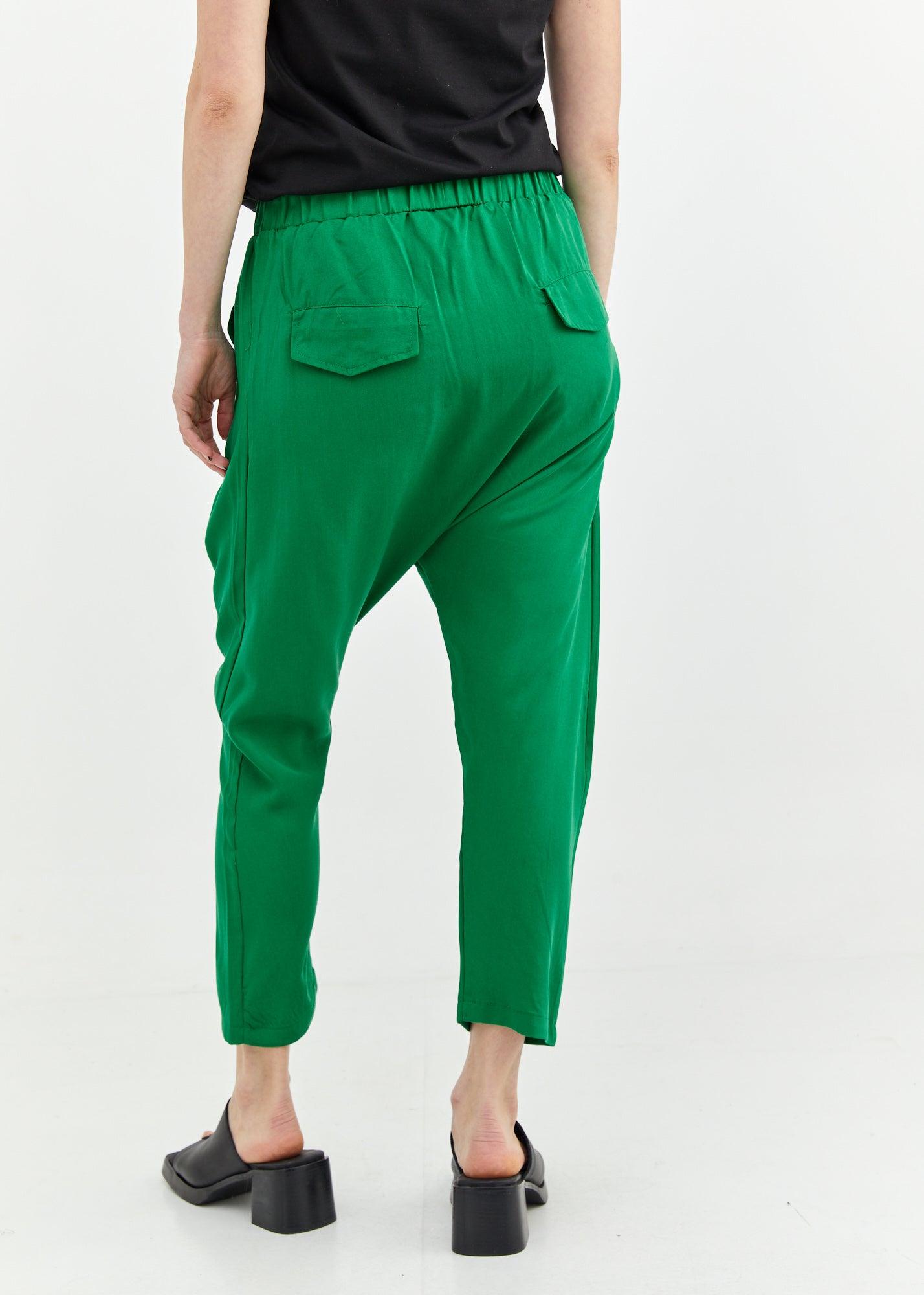 מכנסי שקי עם שני קפלים מקדימה ירוק