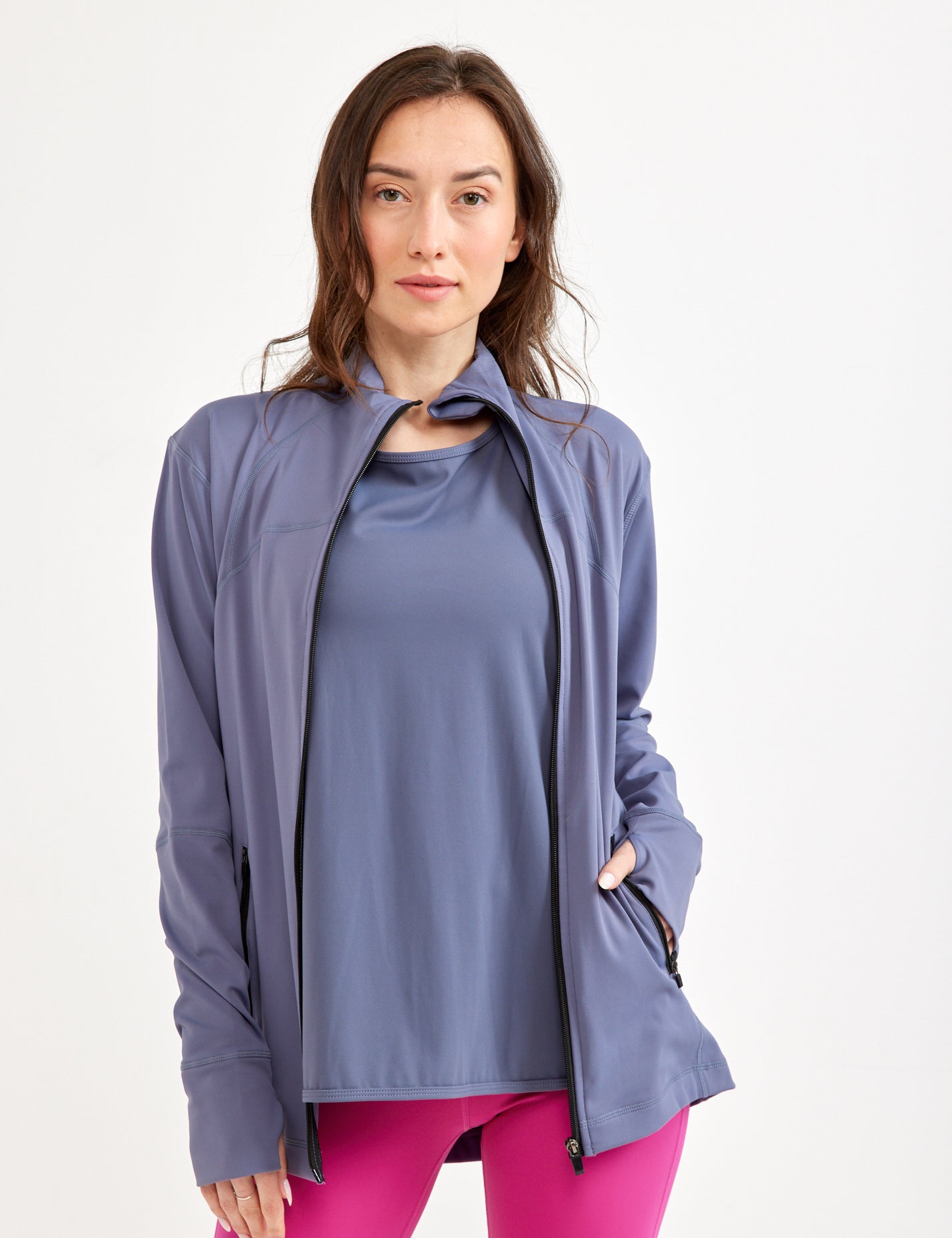 גקט אימון פתח בגב אפור